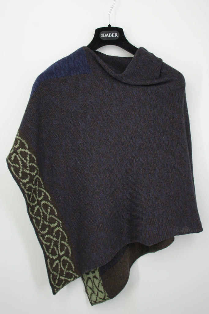 Wallace Cape - Chestnut
