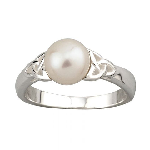 Trinity Knot Pearl Ring